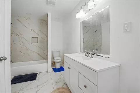 Bath - 333 Killona Dr, Killona, LA 70057 photo 1 of 1