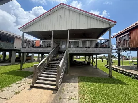 153 W Kass Ln, Port Sulphur, LA 70083
