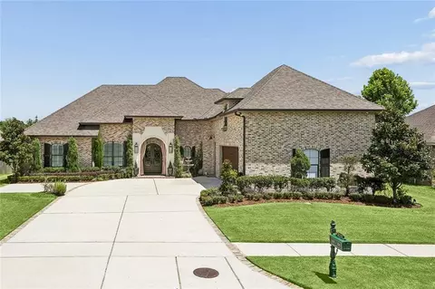 Exterior - 307 Lac Iberville Dr, Luling, LA 70070 photo 2 of 7