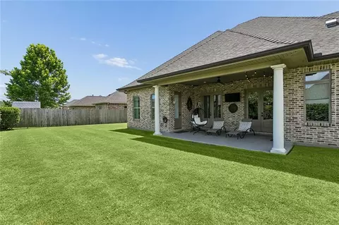 Exterior - 307 Lac Iberville Dr, Luling, LA 70070 photo 6 of 7