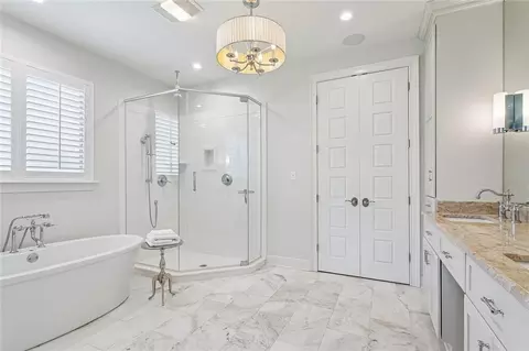 Bath - 307 Lac Iberville Dr, Luling, LA 70070 photo 1 of 4