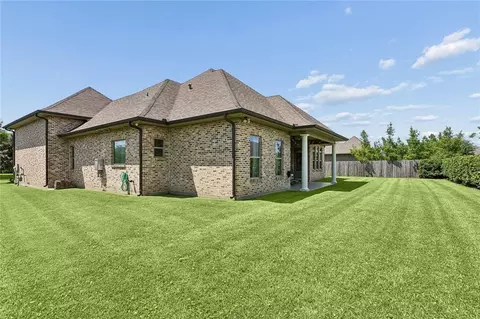 Exterior - 307 Lac Iberville Dr, Luling, LA 70070 photo 5 of 7