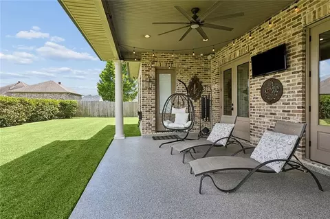 Exterior - 307 Lac Iberville Dr, Luling, LA 70070 photo 4 of 7
