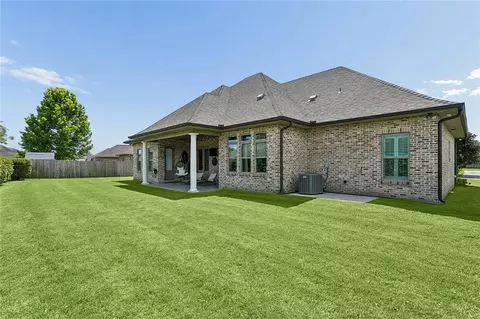Exterior - 307 Lac Iberville Dr, Luling, LA 70070 photo 7 of 7