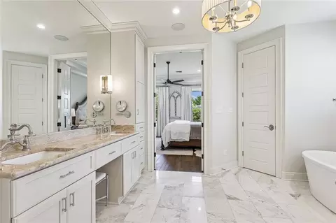 Bath - 307 Lac Iberville Dr, Luling, LA 70070 photo 2 of 4