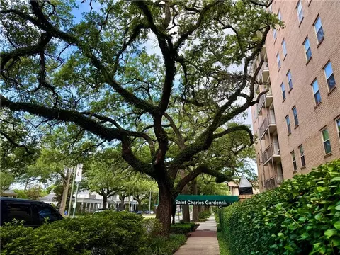 3915 Saint Charles Ave #205, New Orleans, LA 70115