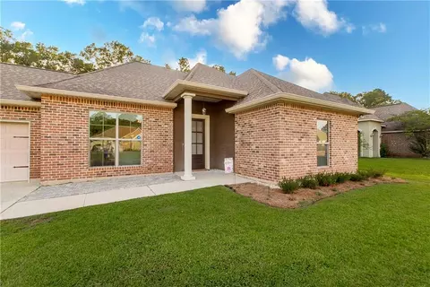 40049 Olde Mill Ln, Ponchatoula, LA 70454