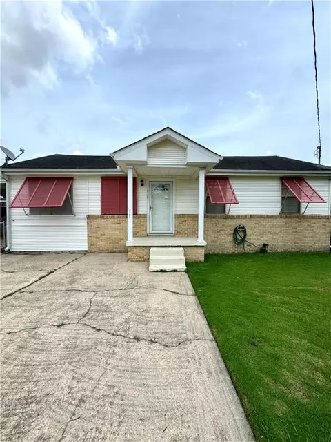 2505 Culotta St, Chalmette, LA 70043