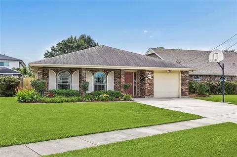 4909 Senac Dr, Metairie, LA 70003