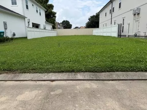 Cocos, Kenner, LA 70065