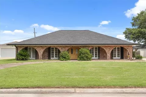 205 Fort Jackson St, Belle Chasse, LA 70037