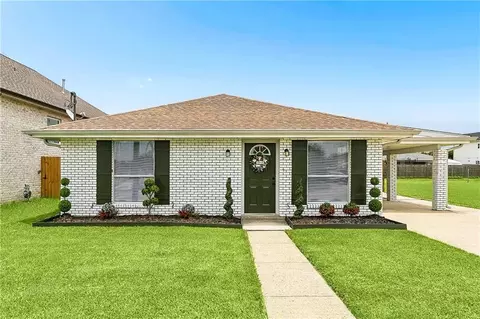 3413 Corinne Dr, Chalmette, LA 70043