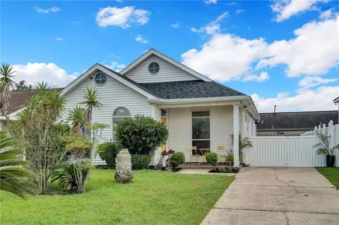 6703 Patterson Dr, New Orleans, LA 70131