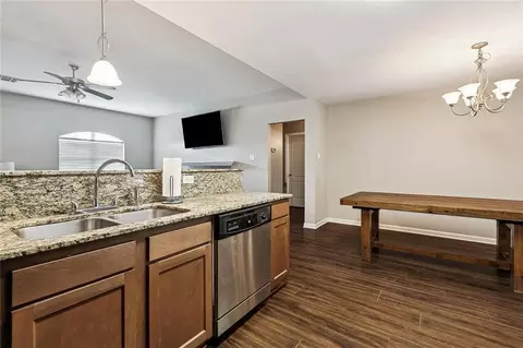 Kitchen - 303 Allie Ln, Luling, LA 70070 photo 2 of 2