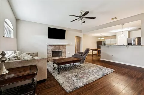 Living - 303 Allie Ln, Luling, LA 70070 photo 1 of 3