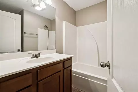 Bath - 303 Allie Ln, Luling, LA 70070 photo 2 of 2