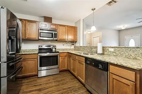 Kitchen - 303 Allie Ln, Luling, LA 70070 photo 1 of 2