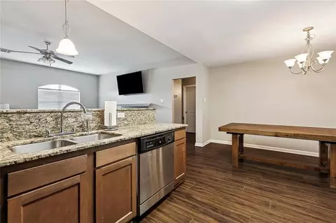 Kitchen - 303 Allie Ln, Luling, LA 70070 photo 2 of 2