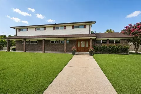 2948 Bayou Rd, Saint Bernard, LA 70085