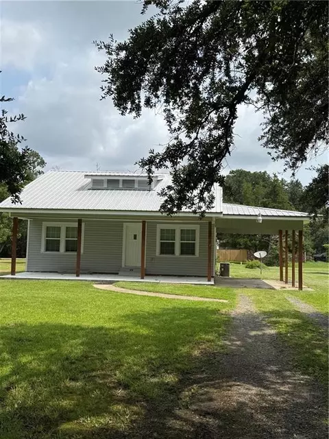 17119 E Charbonnet Rd, Ponchatoula, LA 70454