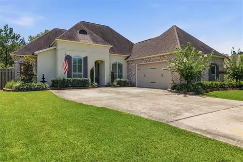 1013 Cypress Crossing Dr, Madisonville, LA 70447