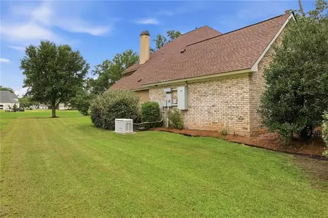 Exterior - 23901 Carter Trce, Springfield, LA 70462 photo 6 of 12