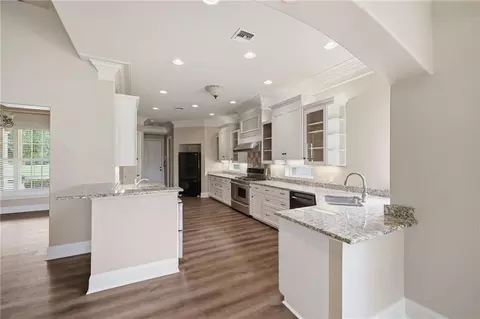 Kitchen - 23901 Carter Trce, Springfield, LA 70462 photo 2 of 3
