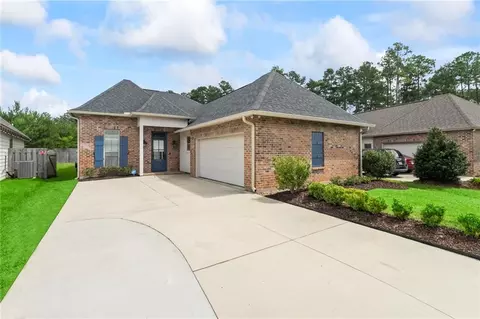 3025 Lost Lake Ln, Madisonville, LA 70447