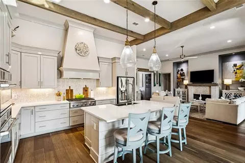Kitchen - 201 Rue Chantilly, Covington, LA 70433 photo 2 of 5