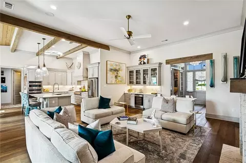Living - 201 Rue Chantilly, Covington, LA 70433 photo 4 of 5