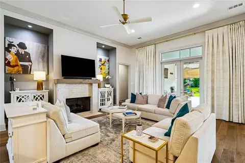 Living - 201 Rue Chantilly, Covington, LA 70433 photo 3 of 5