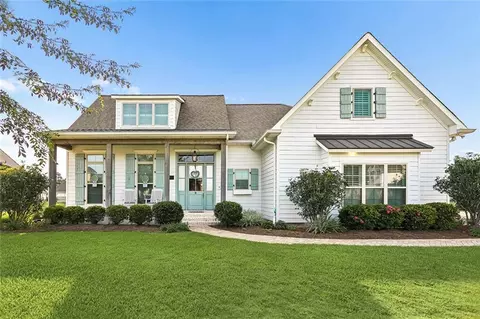 Exterior - 201 Rue Chantilly, Covington, LA 70433 photo 2 of 14
