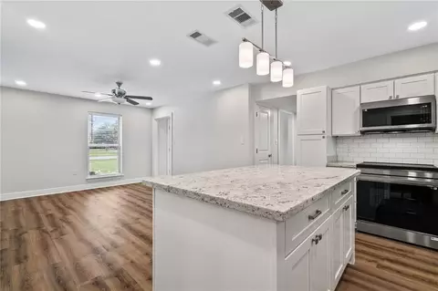 Living - 1716 Eleventh St, Slidell, LA 70458 photo 6 of 6