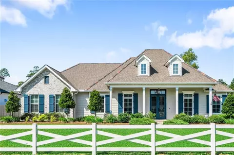 435 Bedico Pkwy, Madisonville, LA 70447
