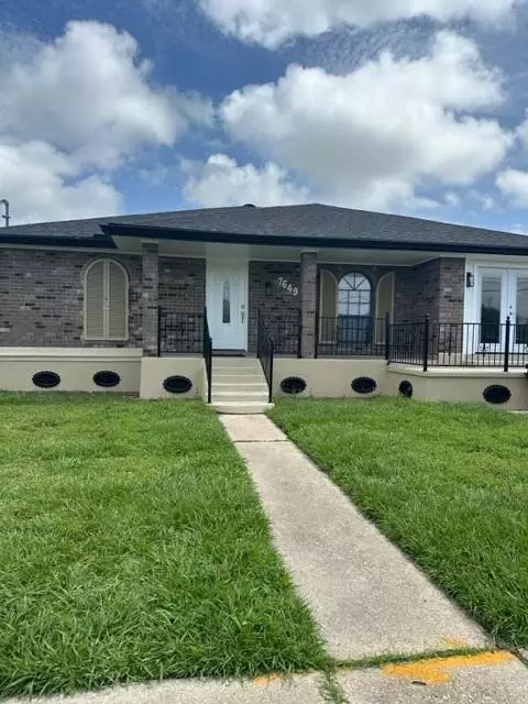 7649 Berg St, New Orleans, LA 70128