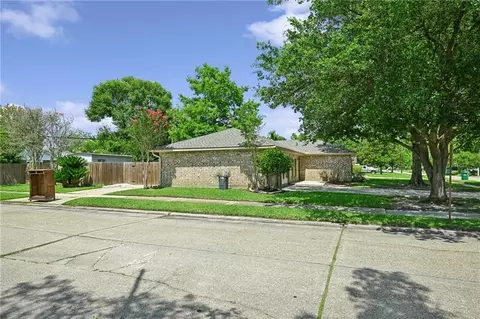 Exterior - 228 Scott Dr, Slidell, LA 70458 photo 3 of 7