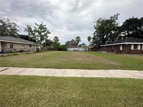 1933 Heights Dr, Saint Bernard, LA 70085