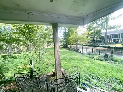 Exterior - 20194 Lacox Ln, Springfield, LA 70462 photo 10 of 11