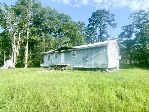 Exterior - 20194 Lacox Ln, Springfield, LA 70462 photo 3 of 11