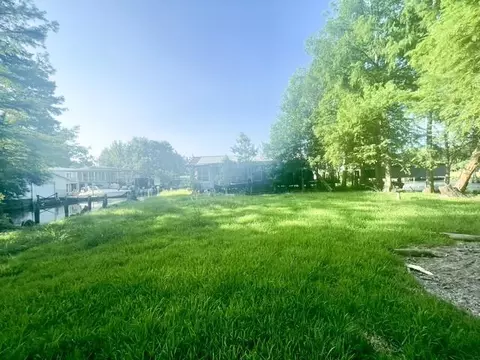 Exterior - 20194 Lacox Ln, Springfield, LA 70462 photo 5 of 11