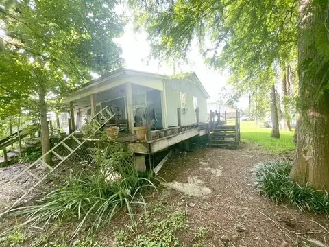 Exterior - 20194 Lacox Ln, Springfield, LA 70462 photo 9 of 11