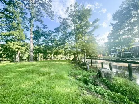 Exterior - 20194 Lacox Ln, Springfield, LA 70462 photo 4 of 11