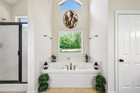 Bath - 52 Bleu Lake Dr, Covington, LA 70435 photo 2 of 4