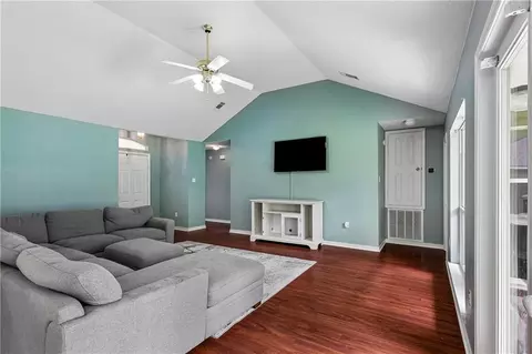 Living - 752 Simpson Way, Covington, LA 70435 photo 3 of 3