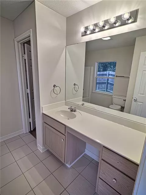 Bath - 752 Simpson Way, Covington, LA 70435 photo 1 of 4