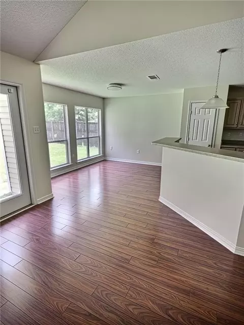 Living - 752 Simpson Way, Covington, LA 70435 photo 2 of 3