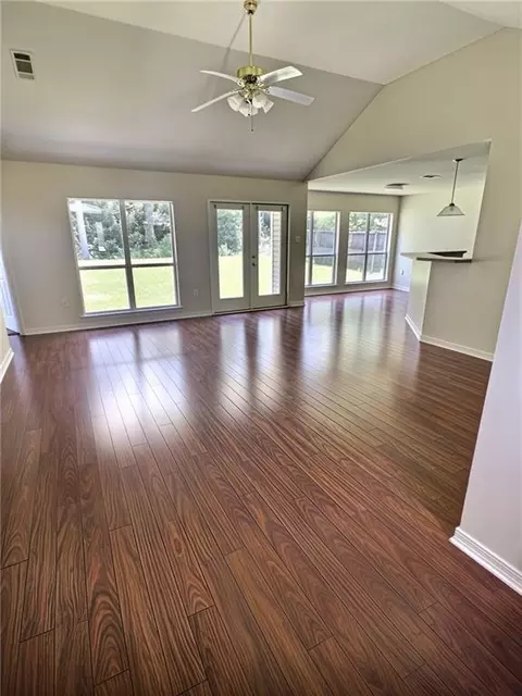 Living - 752 Simpson Way, Covington, LA 70435 photo 1 of 3