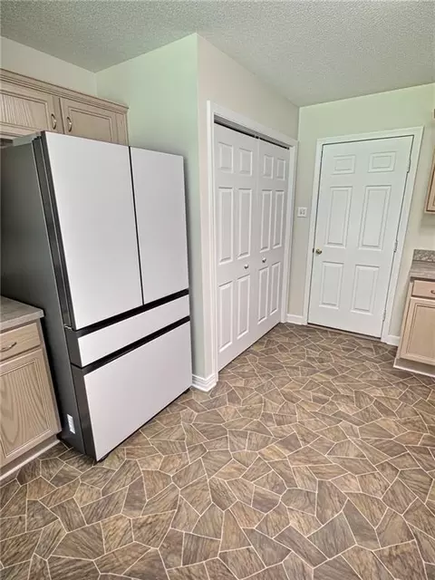 Kitchen - 752 Simpson Way, Covington, LA 70435 photo 2 of 2