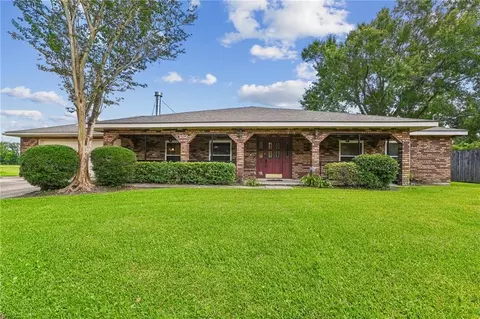 182 Thoroughbred Ave, Montz, LA 70068