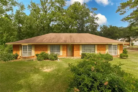 915 Martin Luther King Jr St, Kentwood, LA 70444